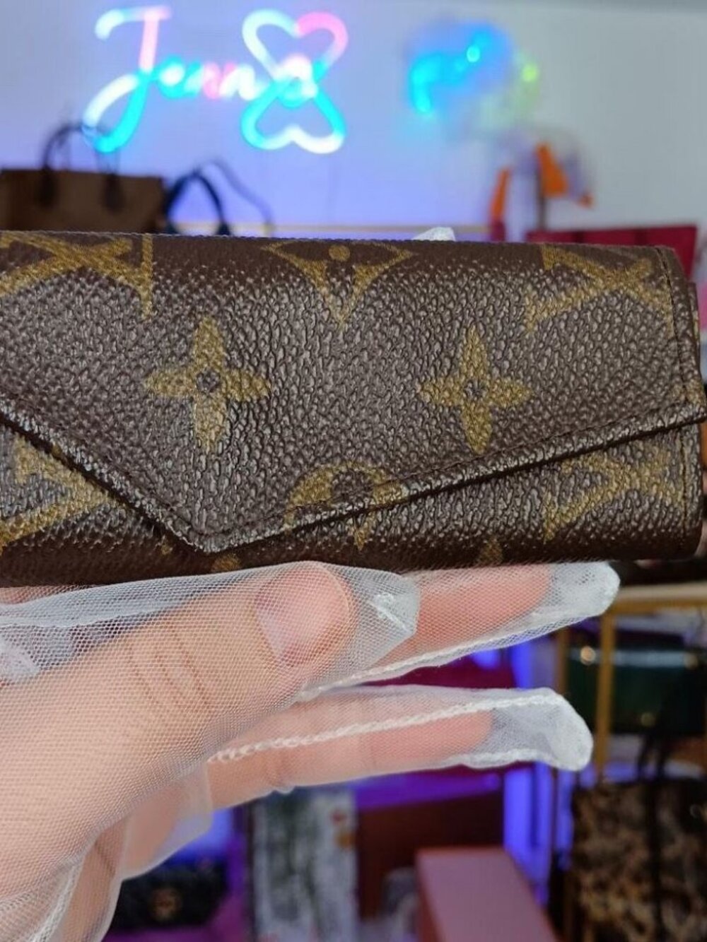 Louis Vuitton True Vintage Monogram Leather 4 ring Key Case Pouch